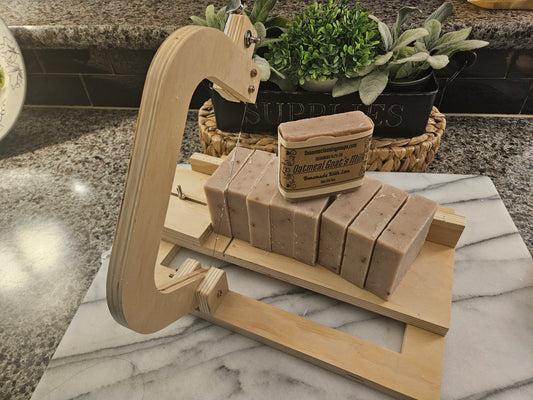 GOAT MILK & OATMEAL LYE SOAP 4OZ